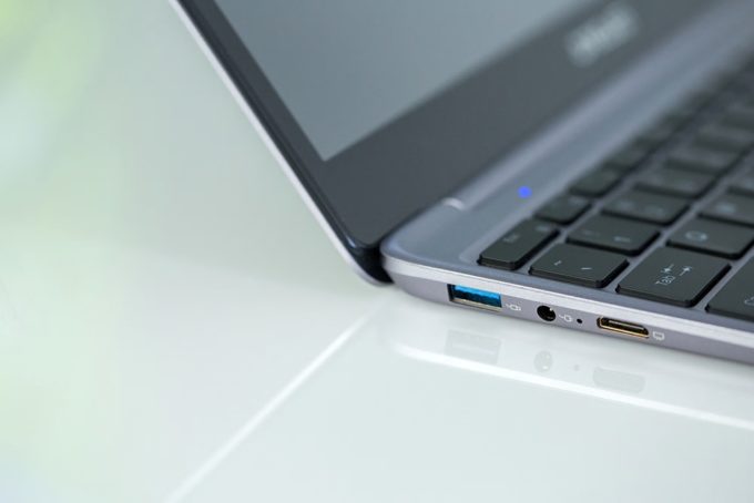 Teclast F7 Plus】大画面かつ持ち運びにも対応、使いやすい高コスパPC